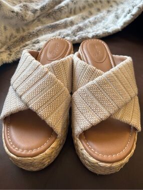 Universal thread Beige Crisscross  Platform sandals